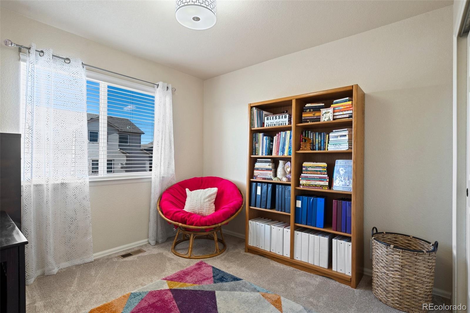 6853 Red Cardinal Loop