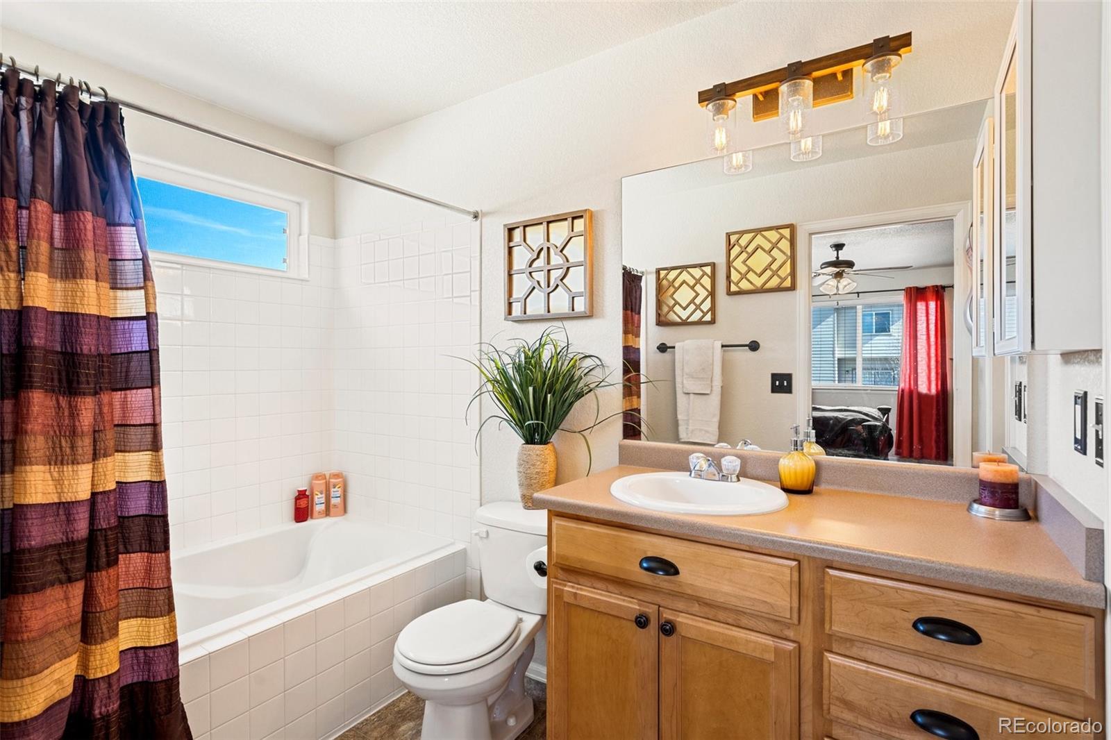 6853 Red Cardinal Loop