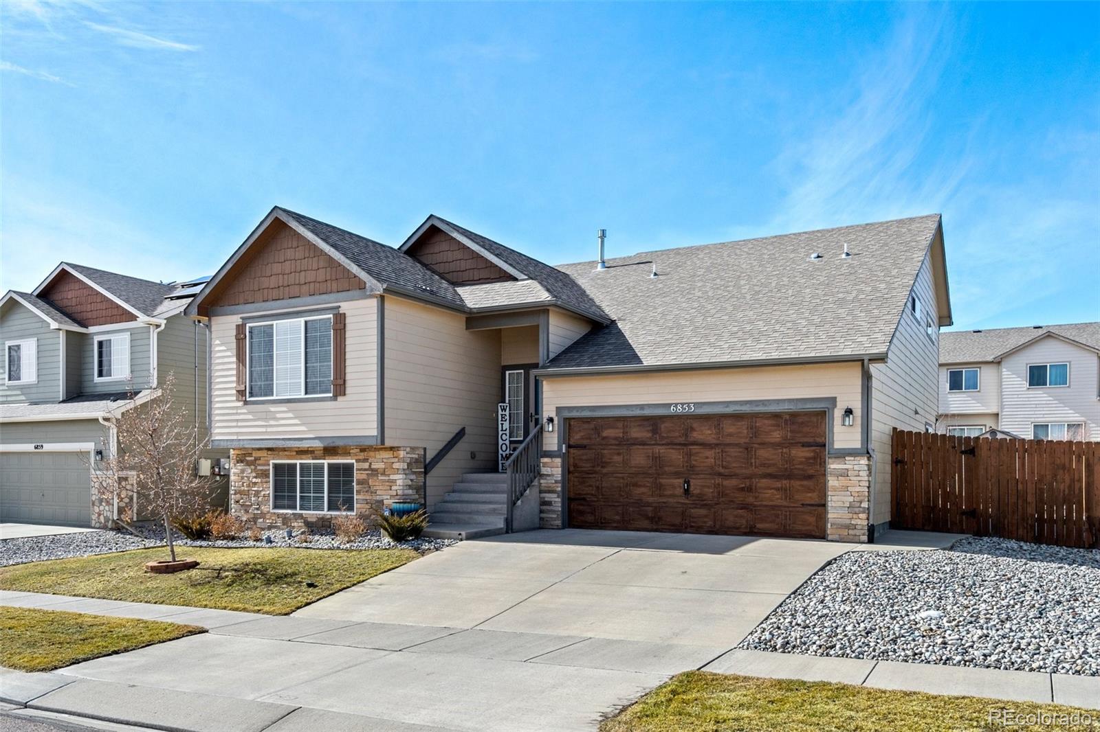 6853 Red Cardinal Loop