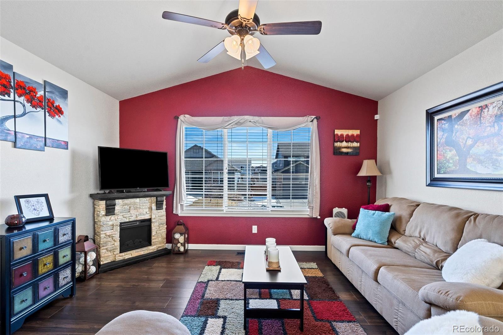 6853 Red Cardinal Loop