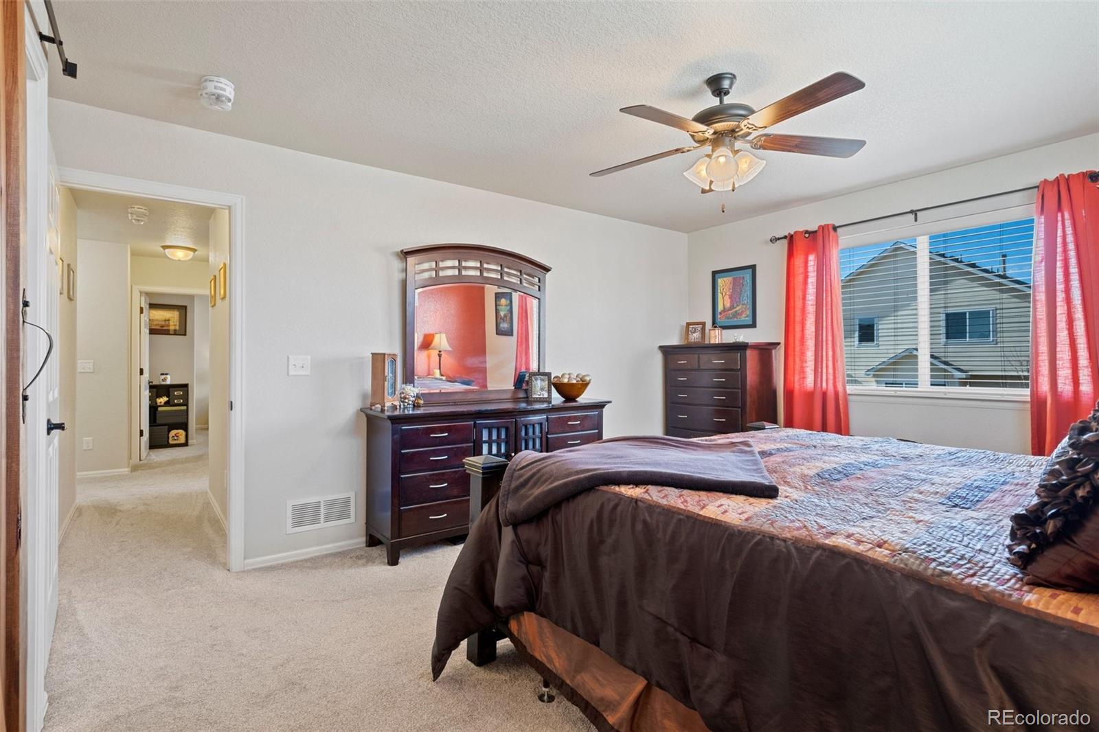 6853 Red Cardinal Loop