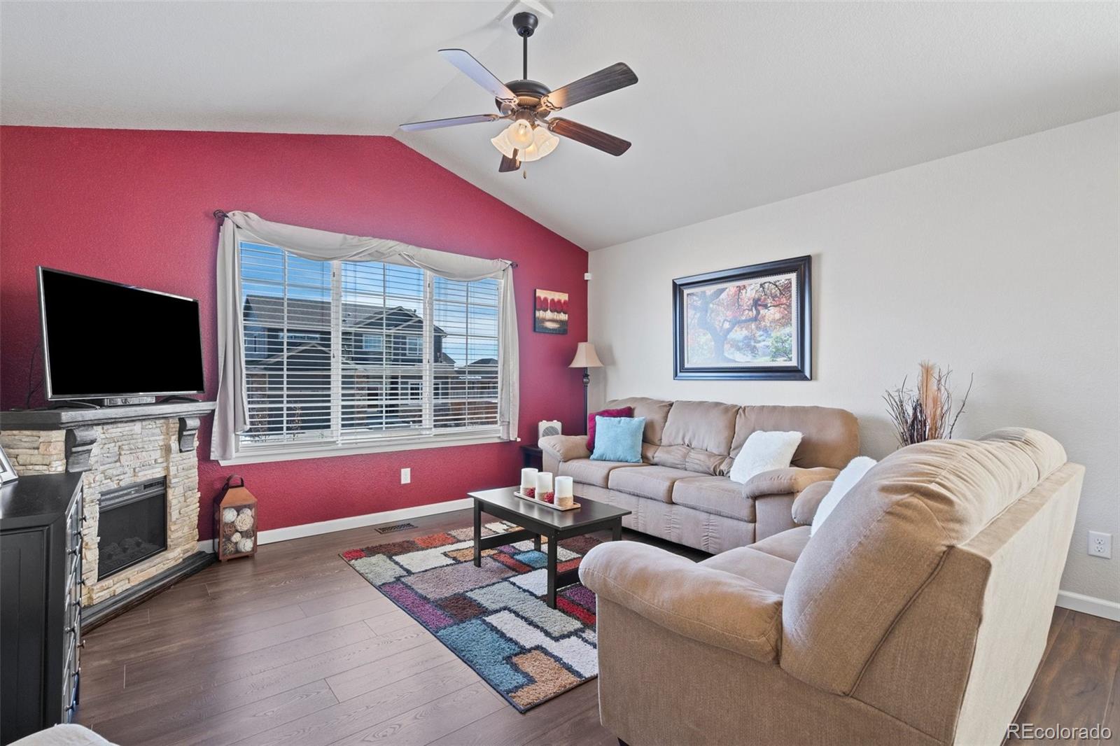 6853 Red Cardinal Loop