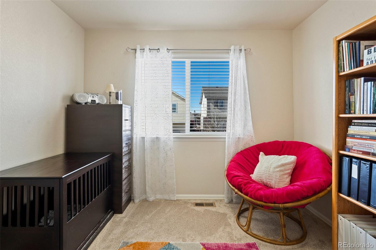 6853 Red Cardinal Loop