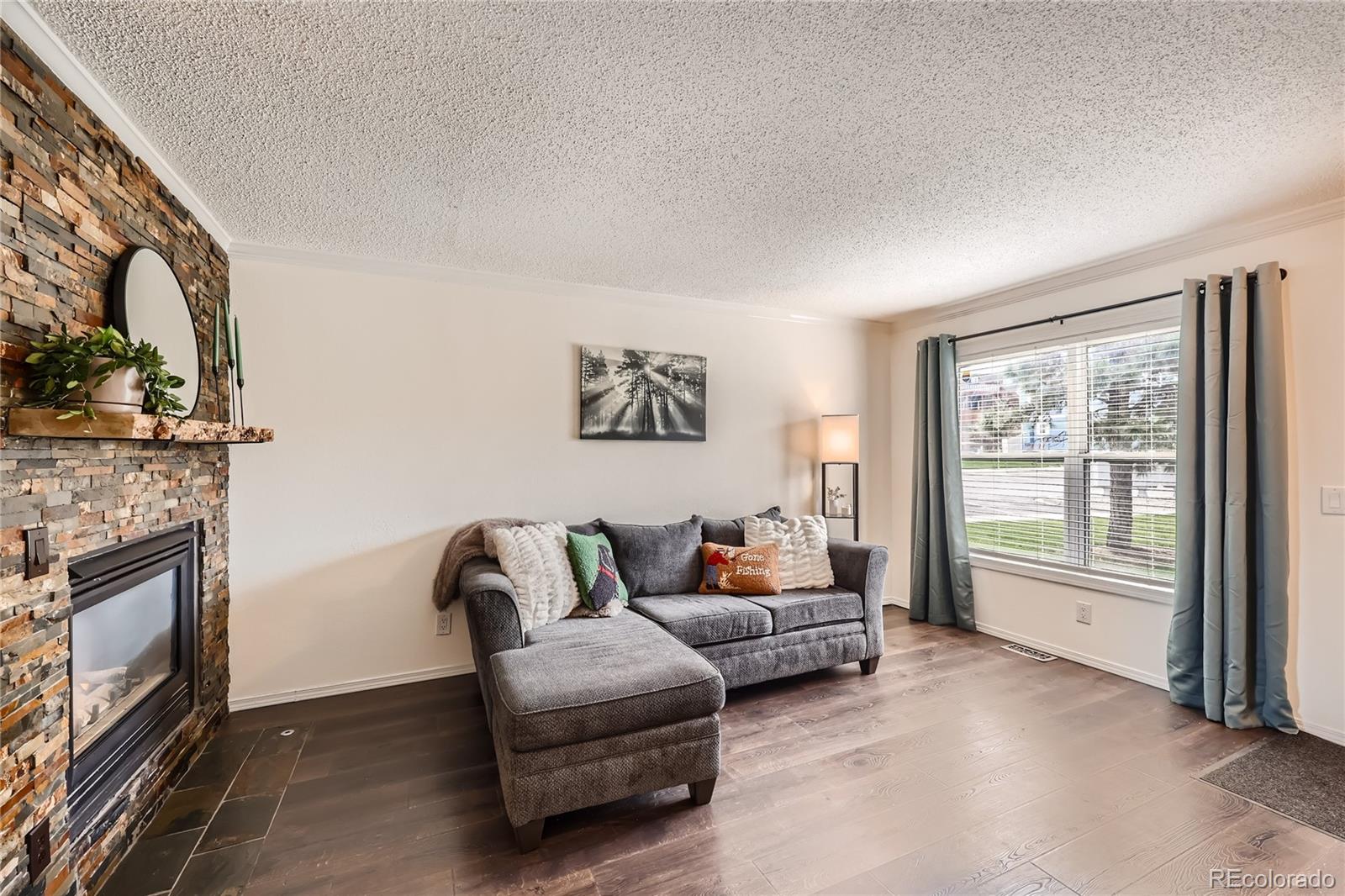 2083 Oakcrest Circle