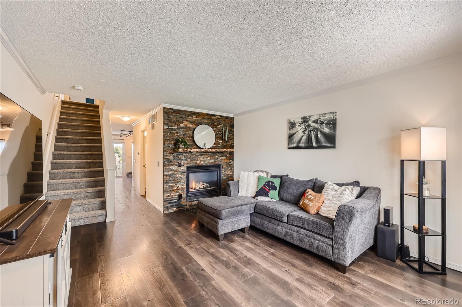 2083 Oakcrest Circle