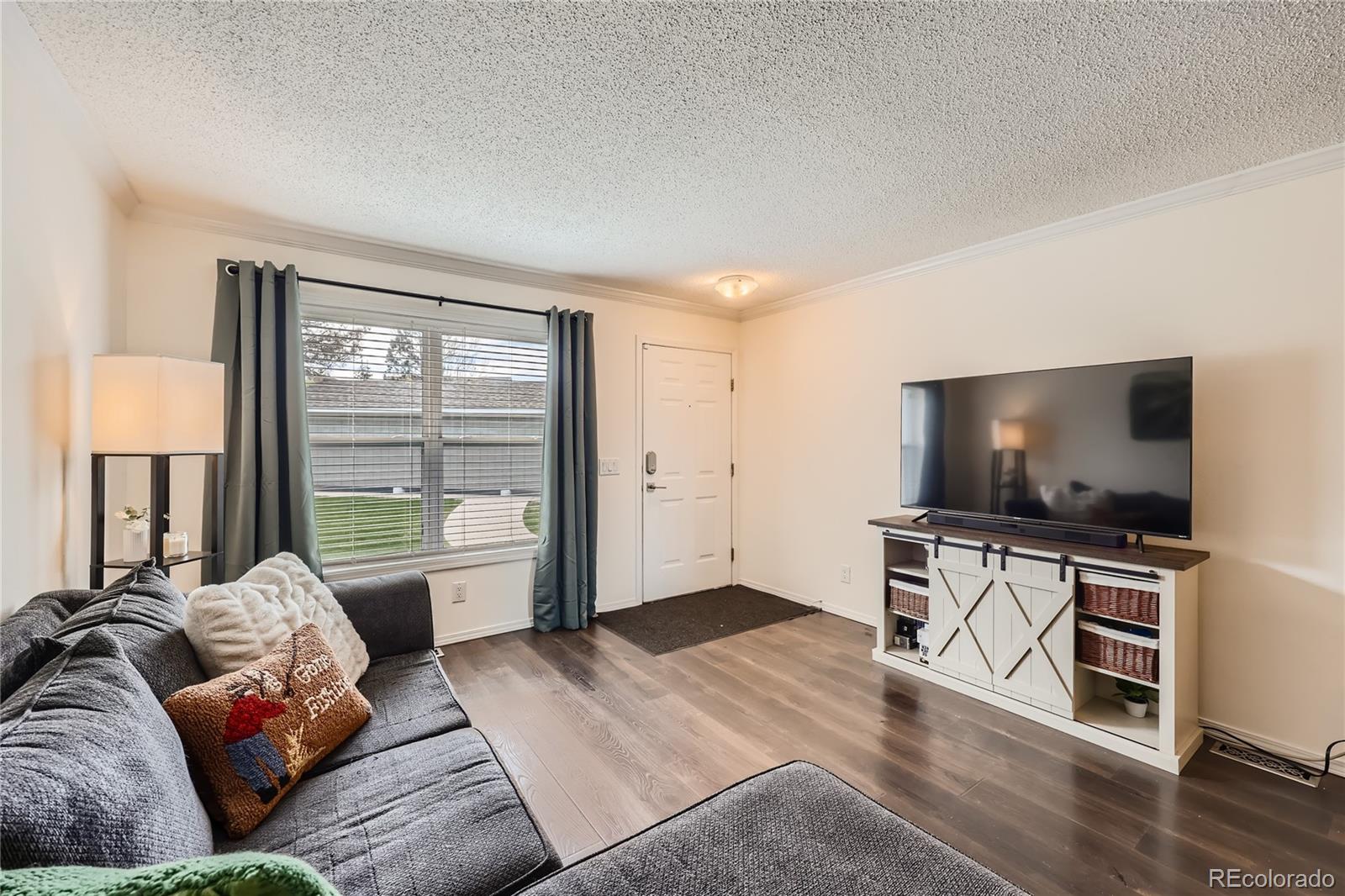 2083 Oakcrest Circle