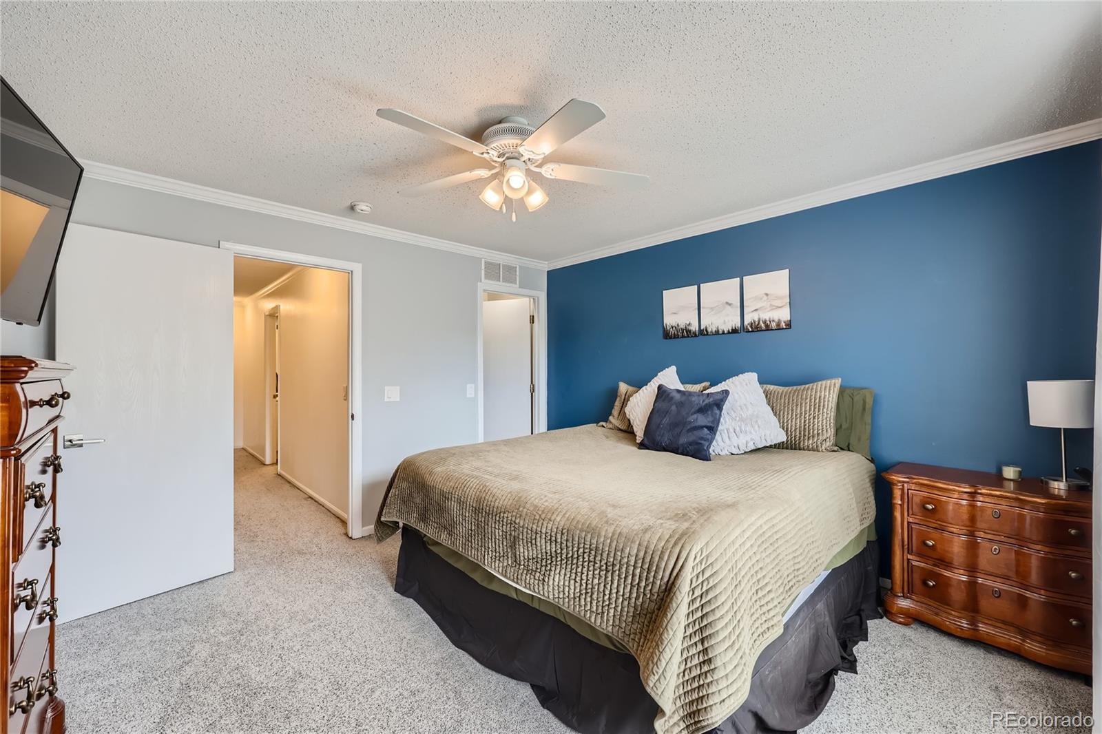 2083 Oakcrest Circle