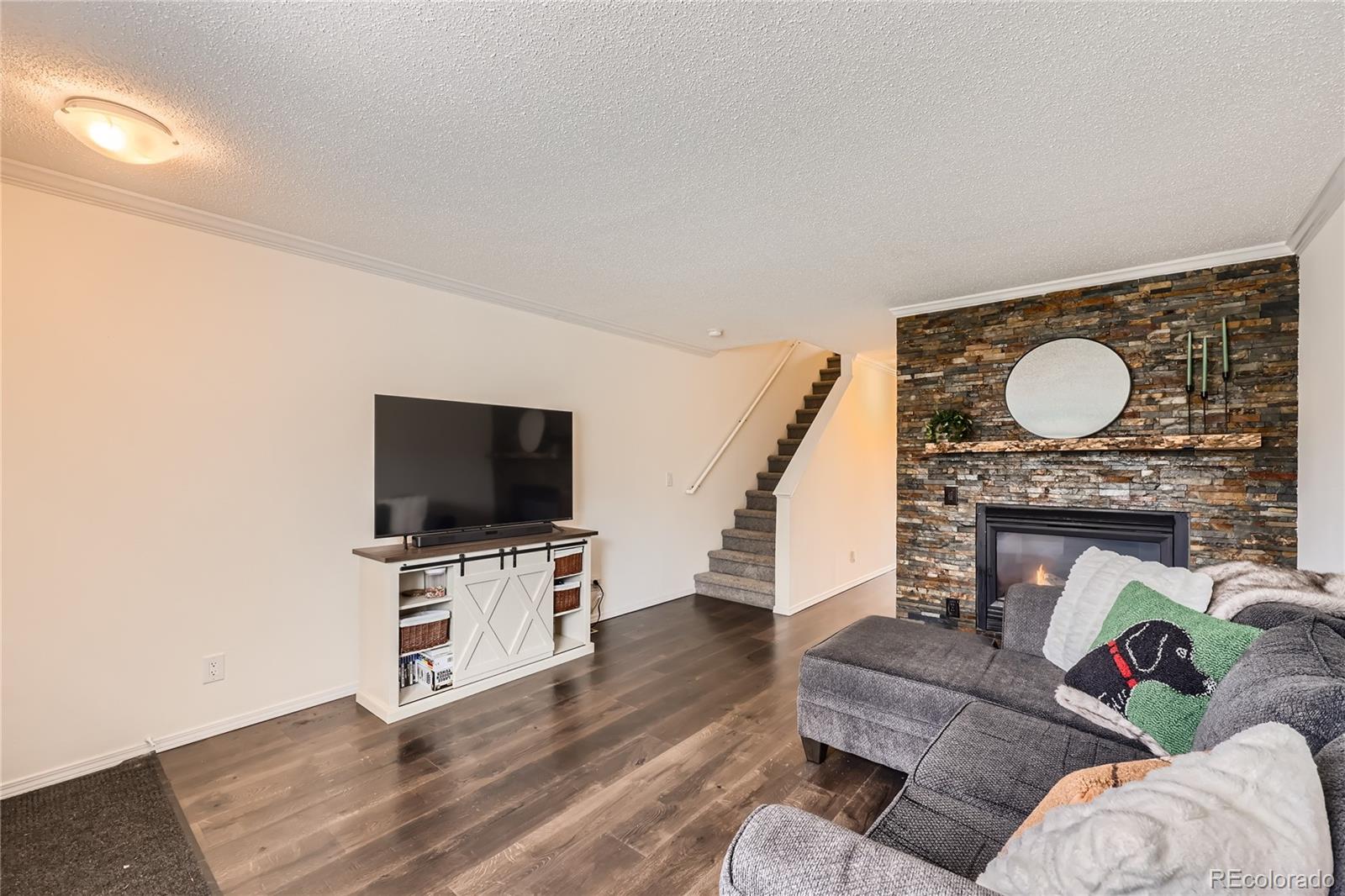 2083 Oakcrest Circle