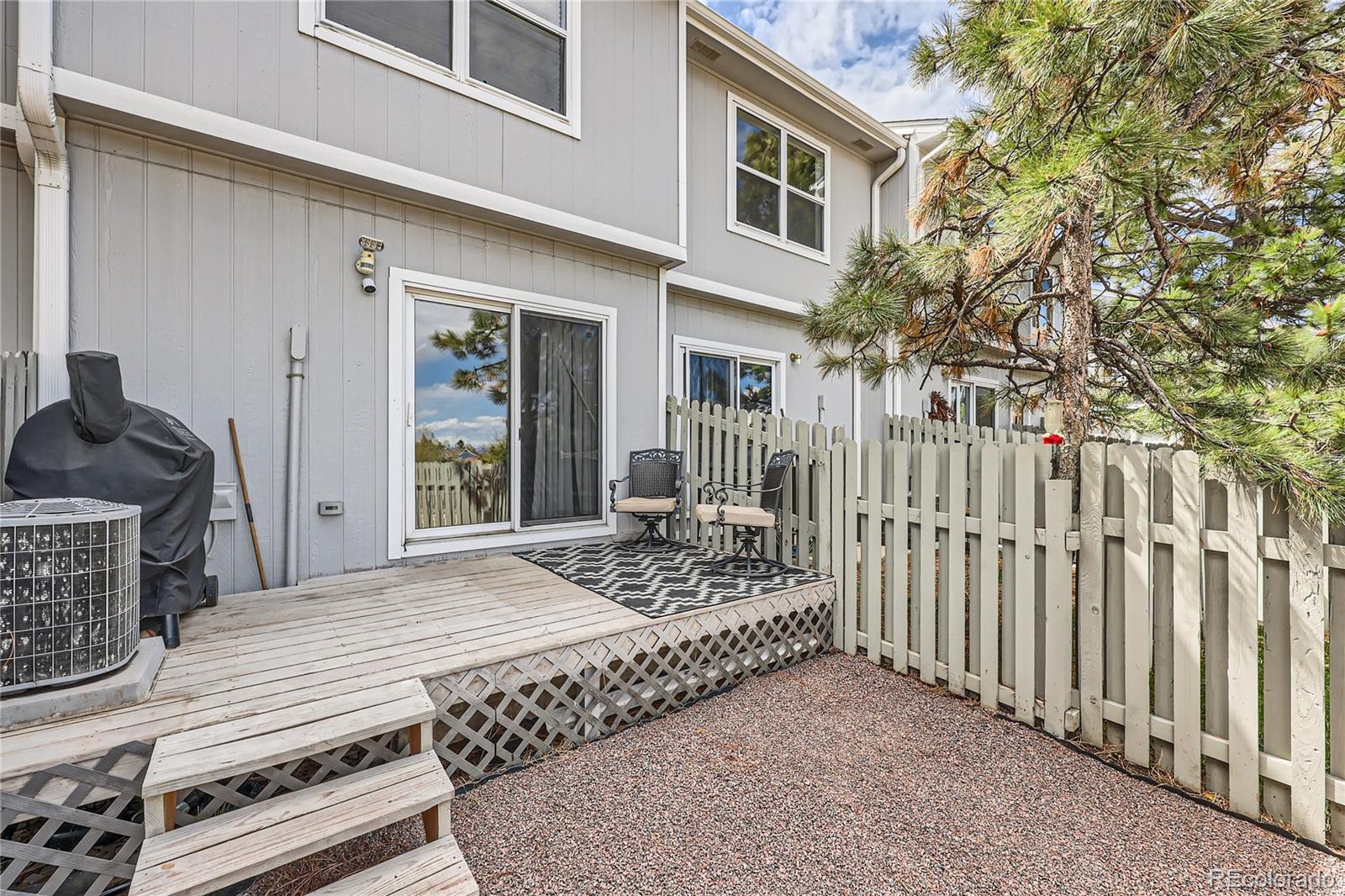 2083 Oakcrest Circle