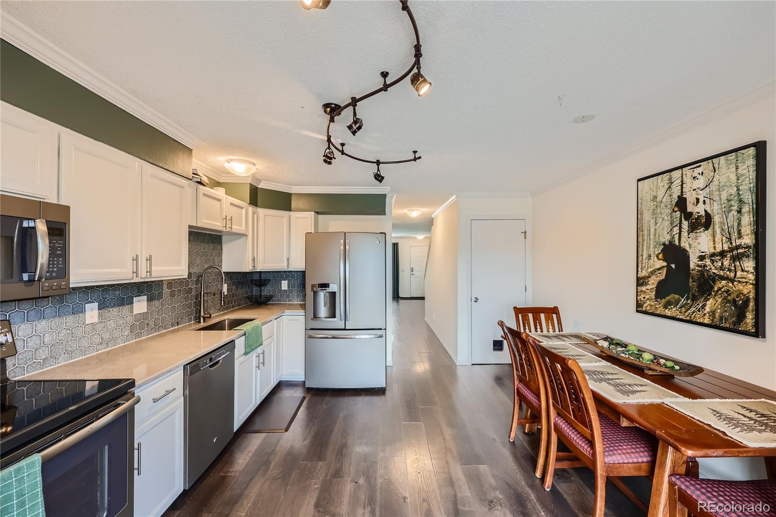 2083 Oakcrest Circle