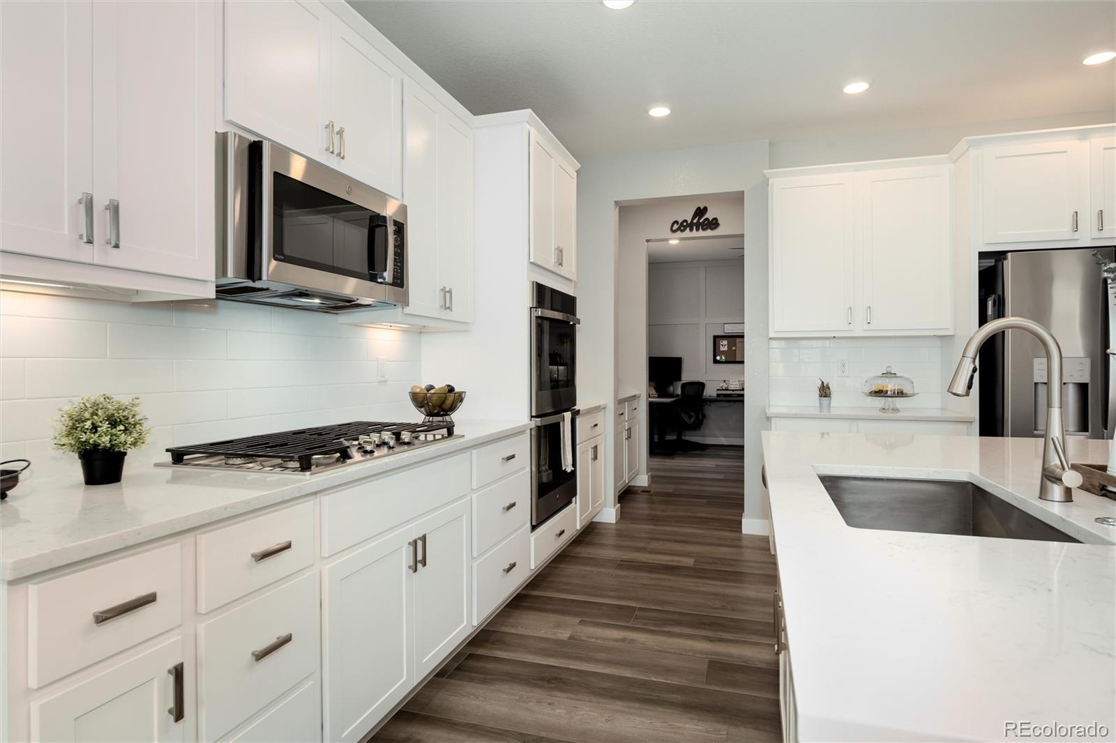 16997 Desert Wine Trail