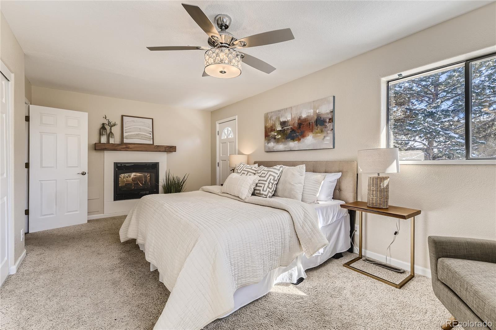 8140 Lakeshore Drive