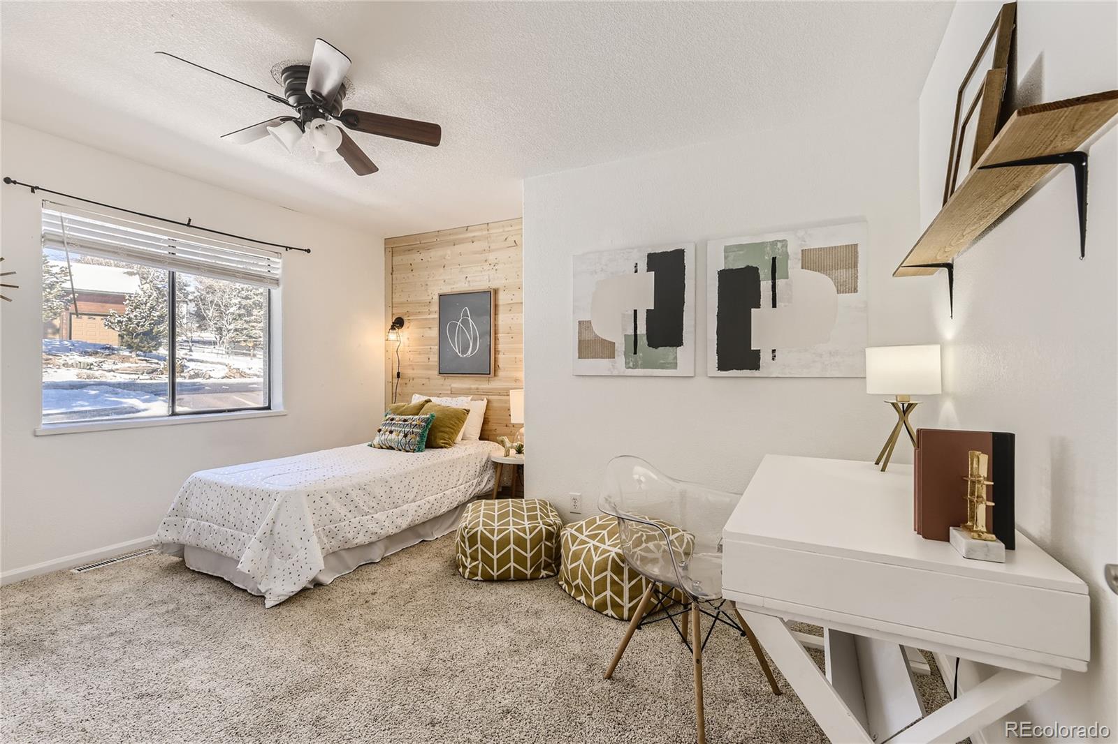 8140 Lakeshore Drive