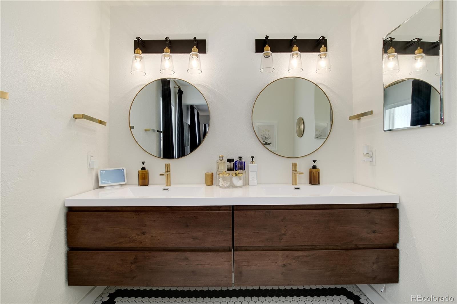 5020 W Fremont Avenue