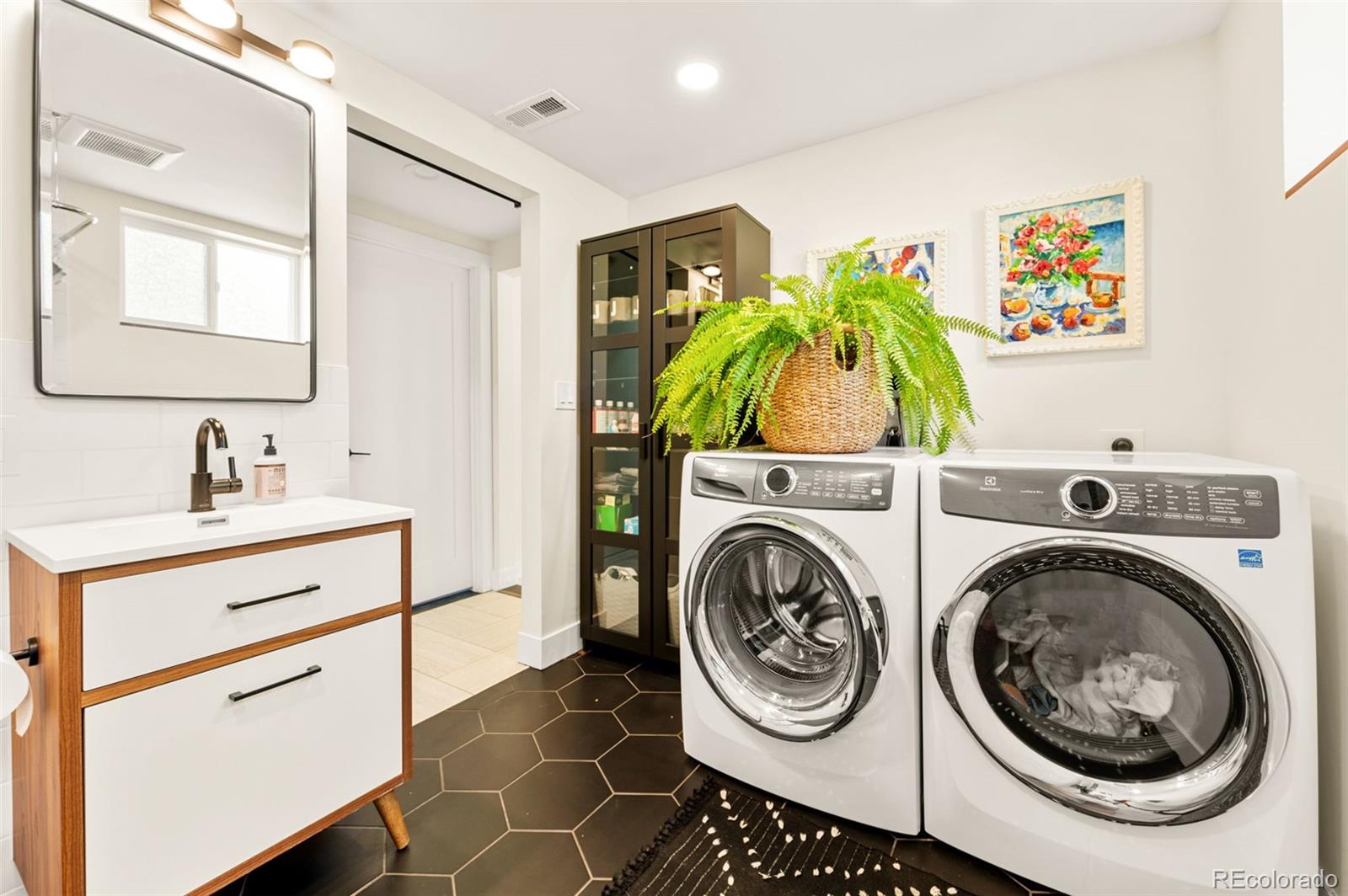 4510 S Galapago Street