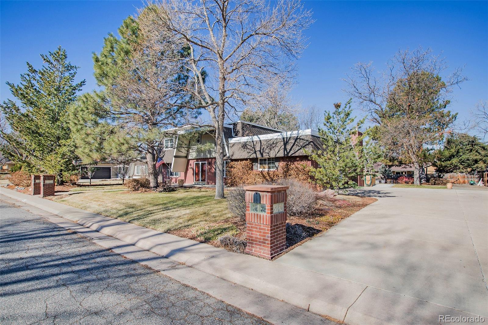 5427 W Portland Drive