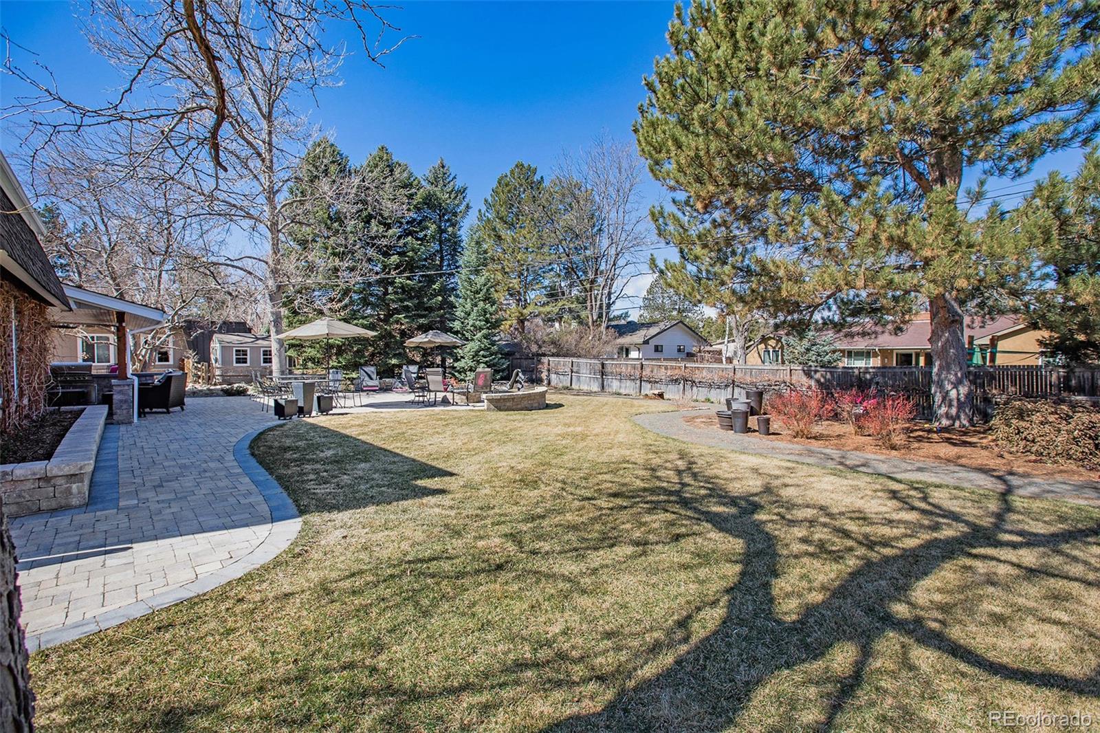 5427 W Portland Drive