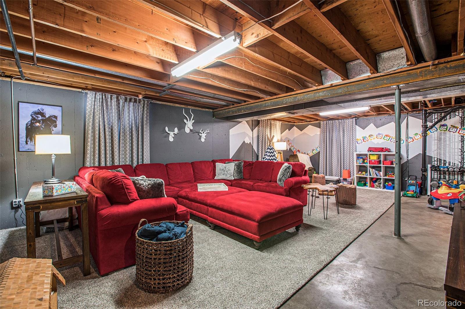 5427 W Portland Drive