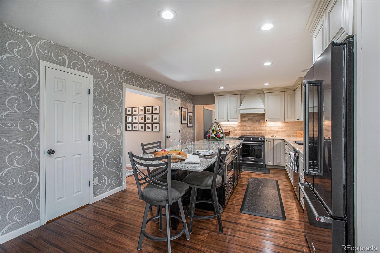 5427 W Portland Drive