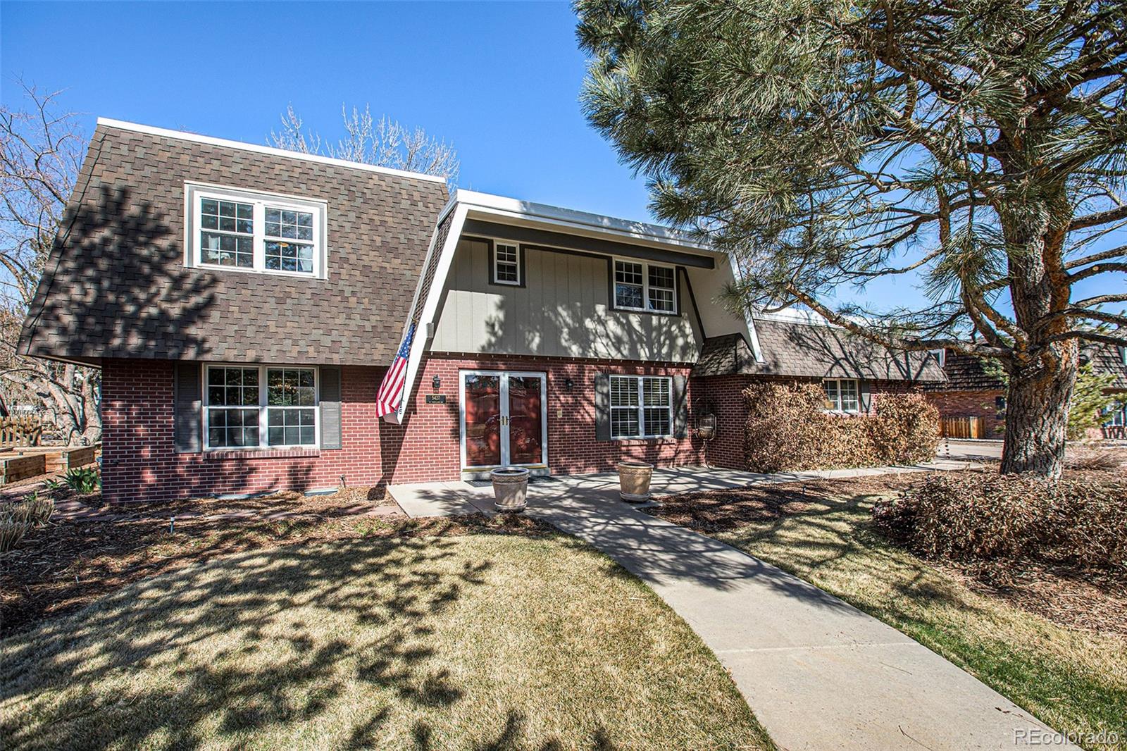 5427 W Portland Drive