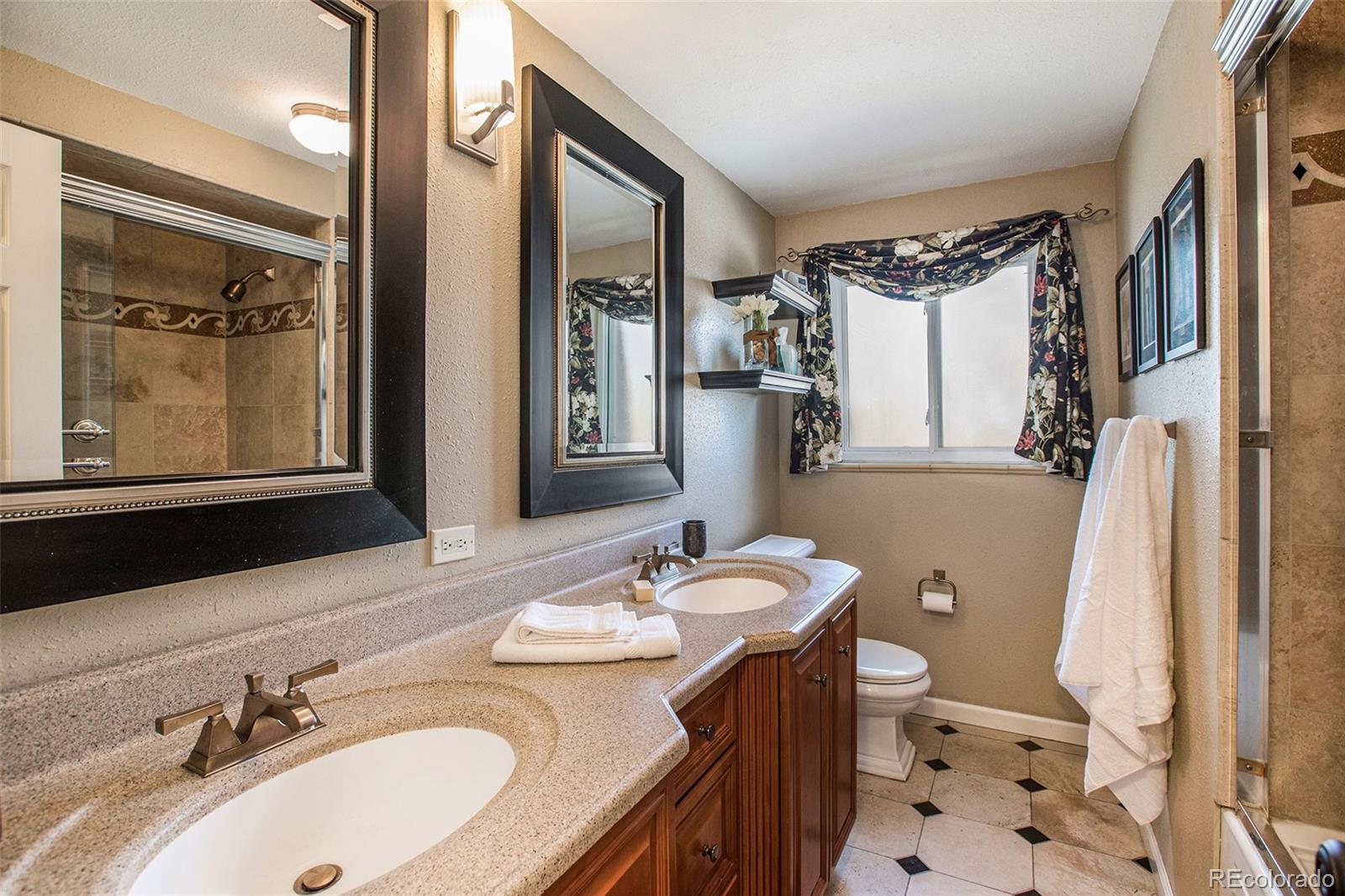 5427 W Portland Drive