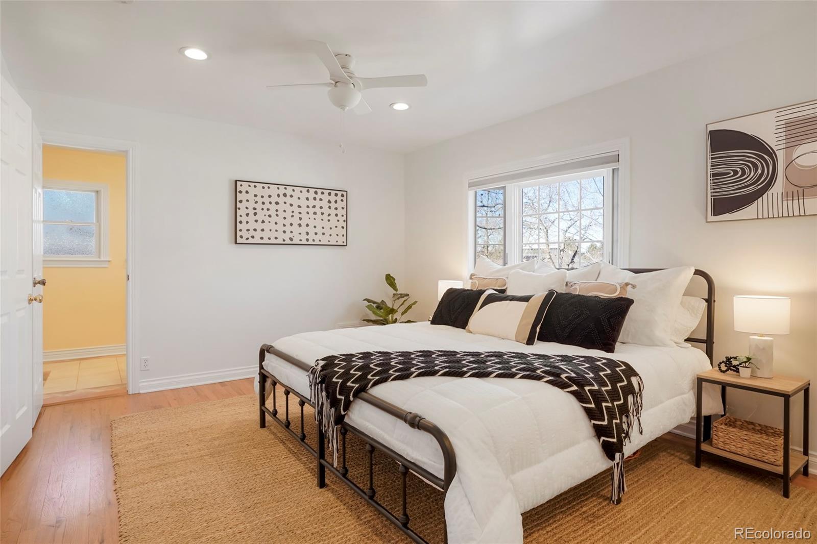 5480 W Rowland Avenue