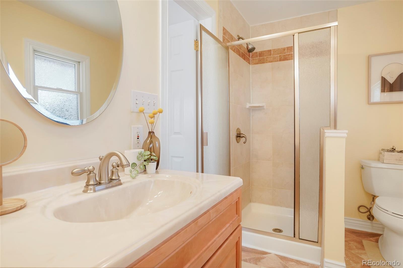 5480 W Rowland Avenue