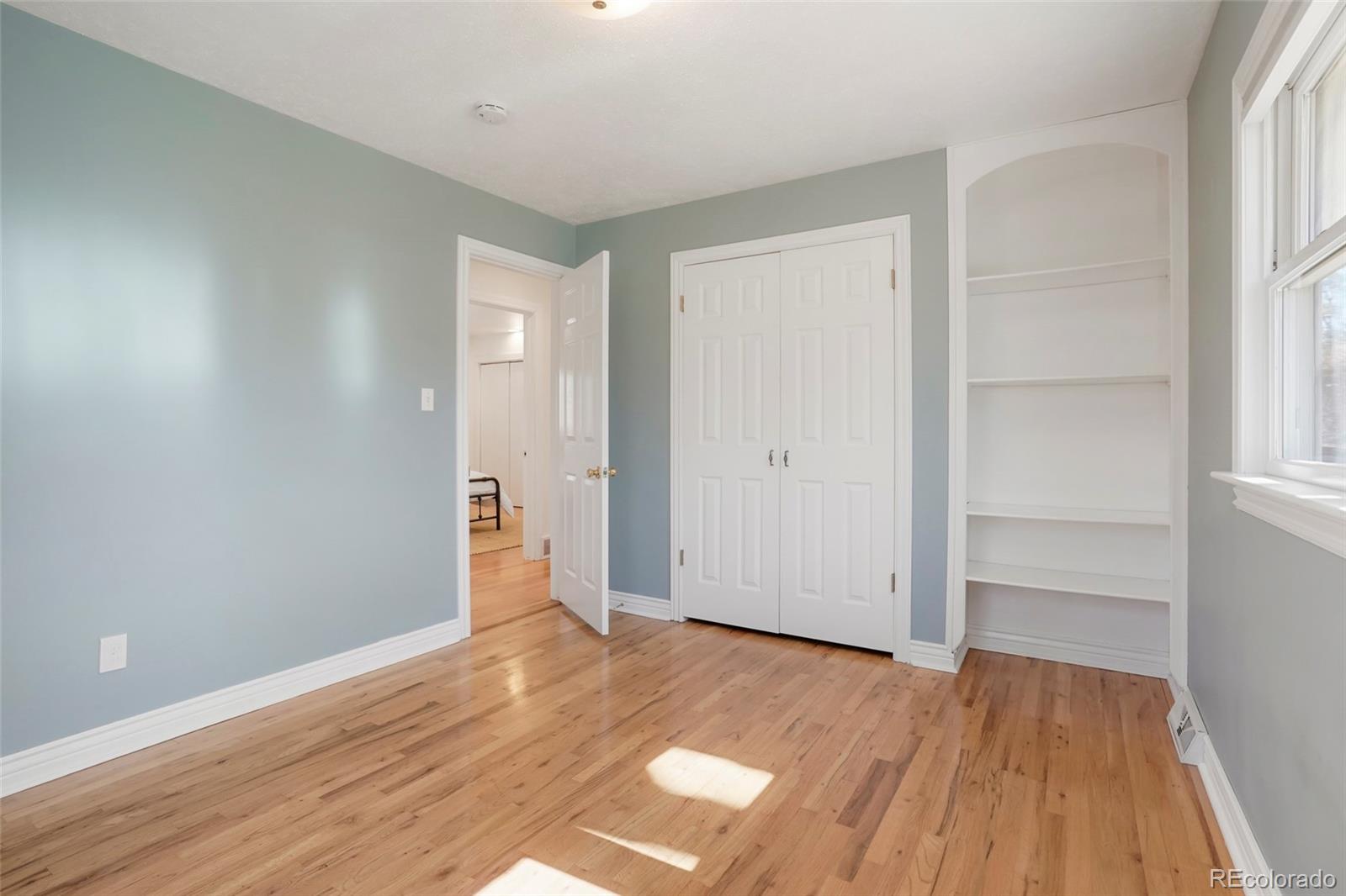 5480 W Rowland Avenue