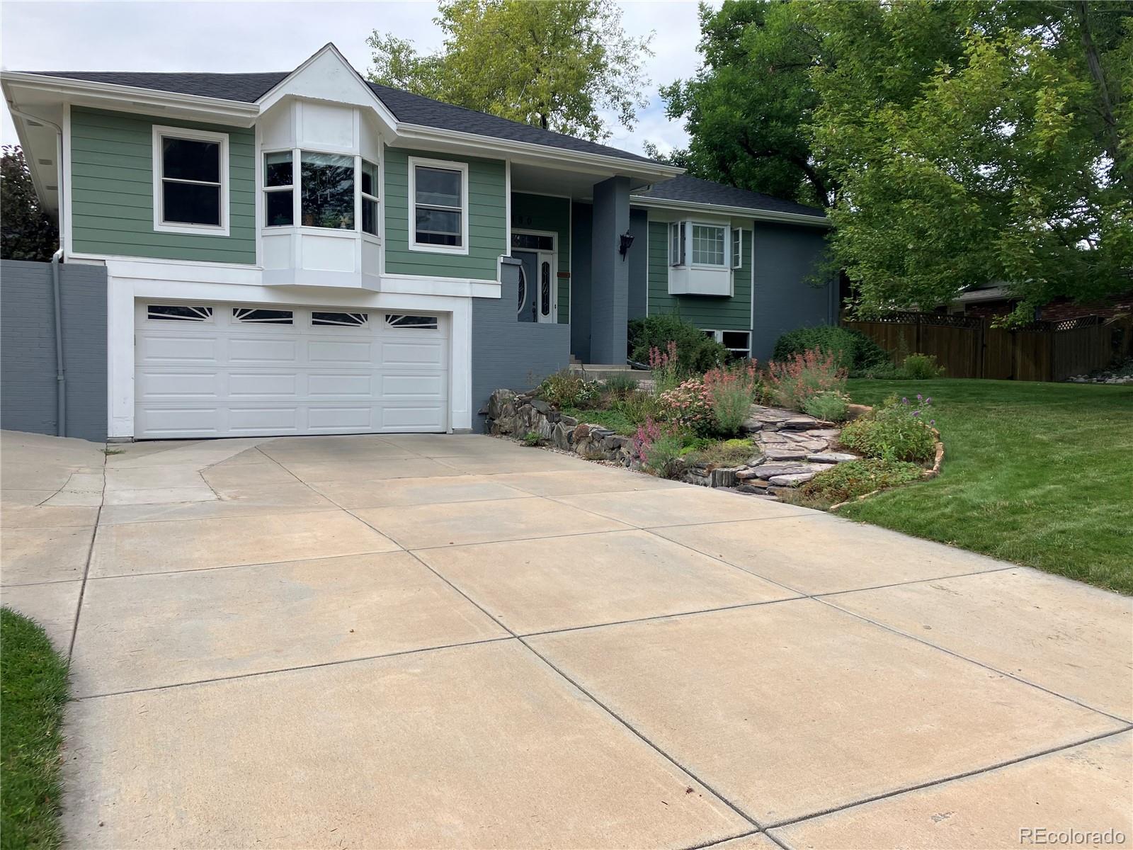 5480 W Rowland Avenue