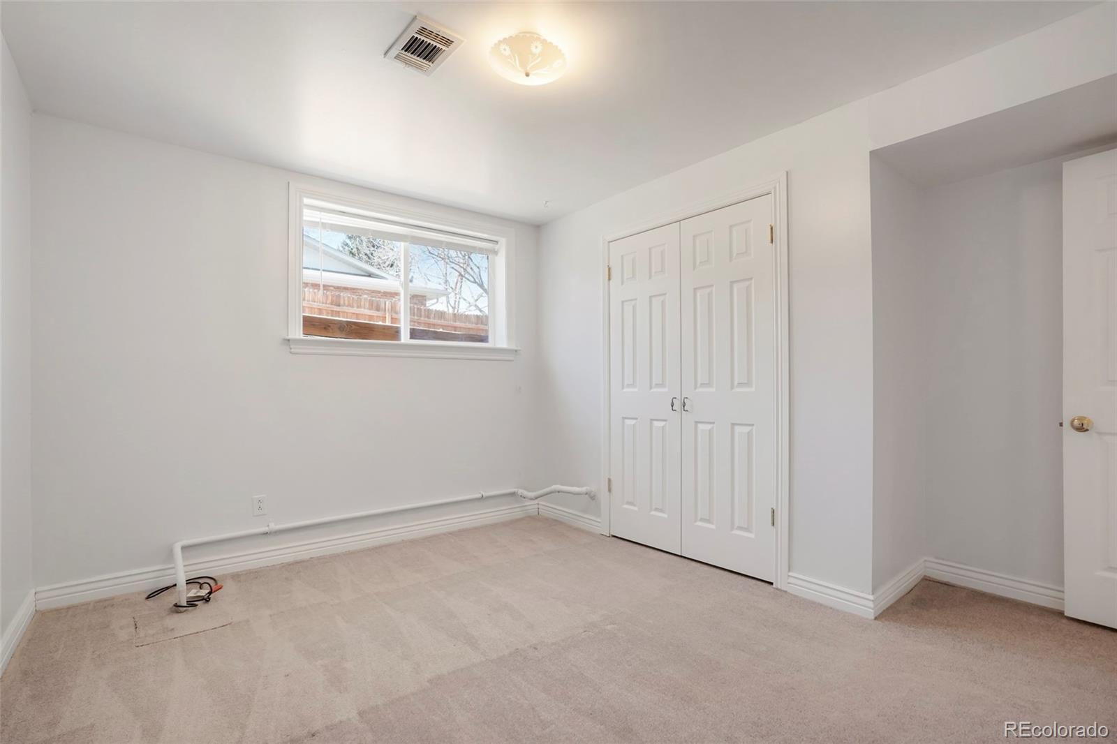 5480 W Rowland Avenue