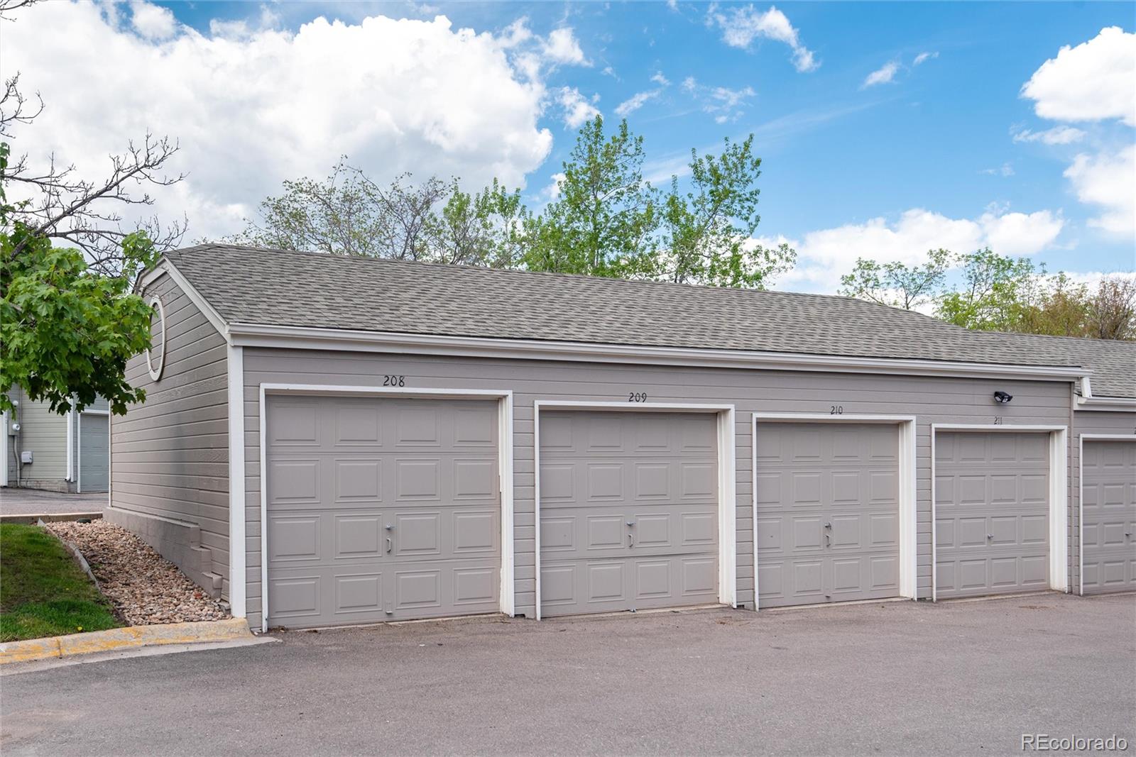 5712 W Asbury Place Unit: B-102