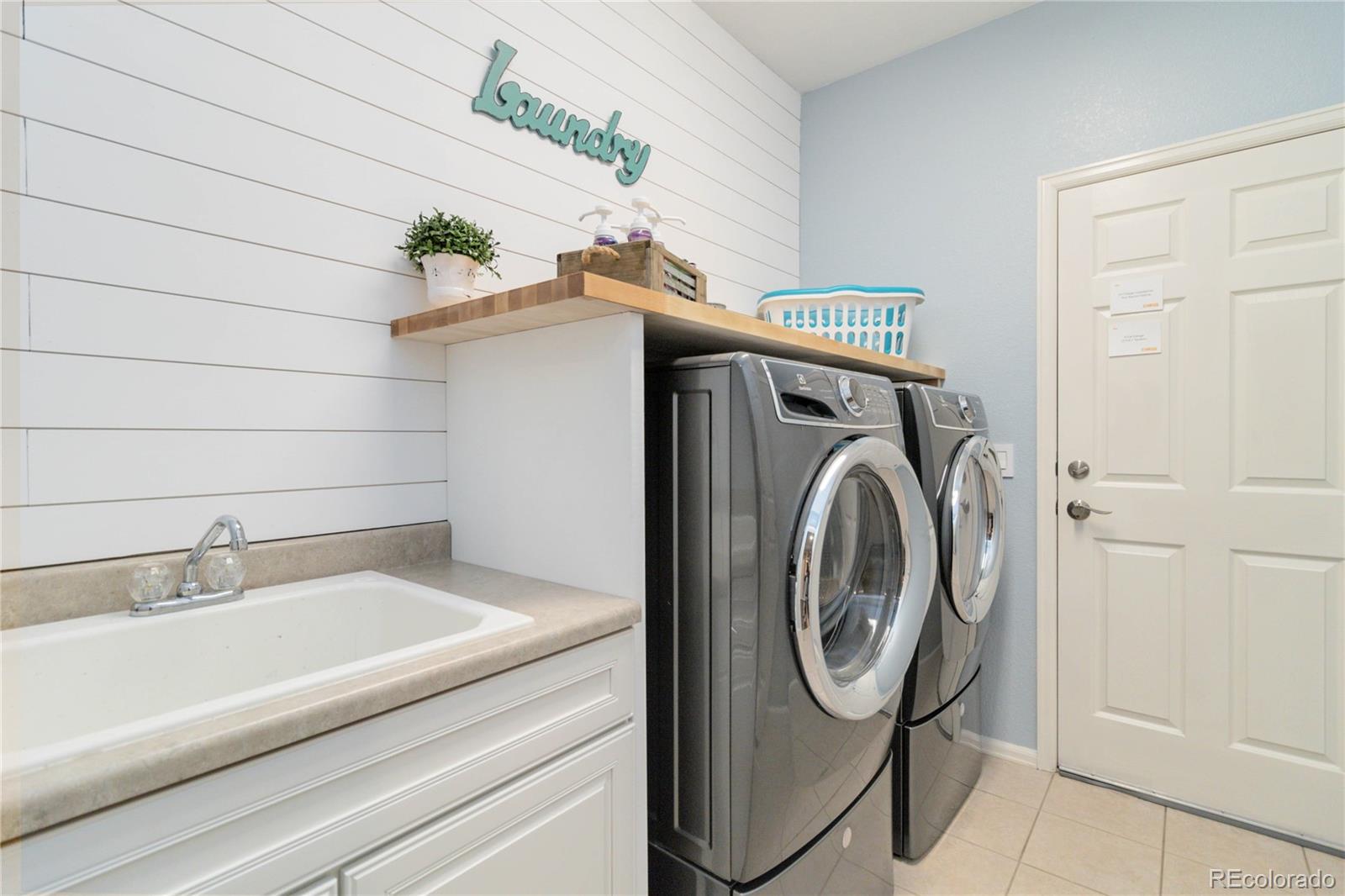 3527 Golden Spur Loop