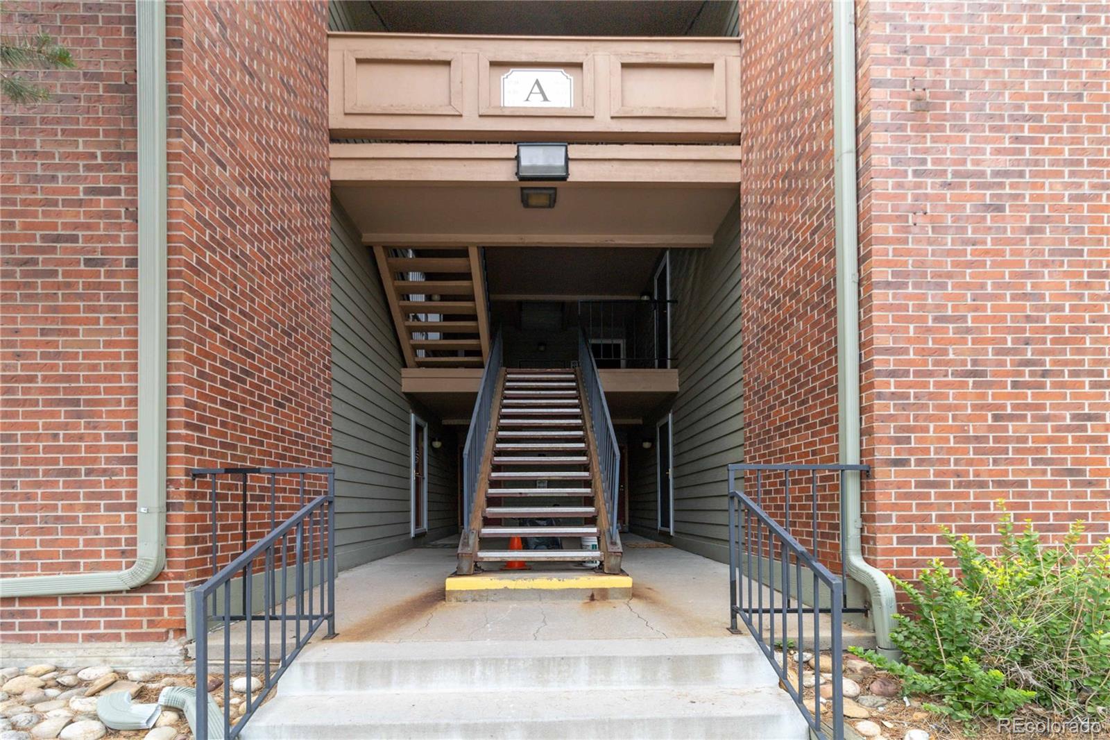 4899 S Dudley Street Unit: 9A