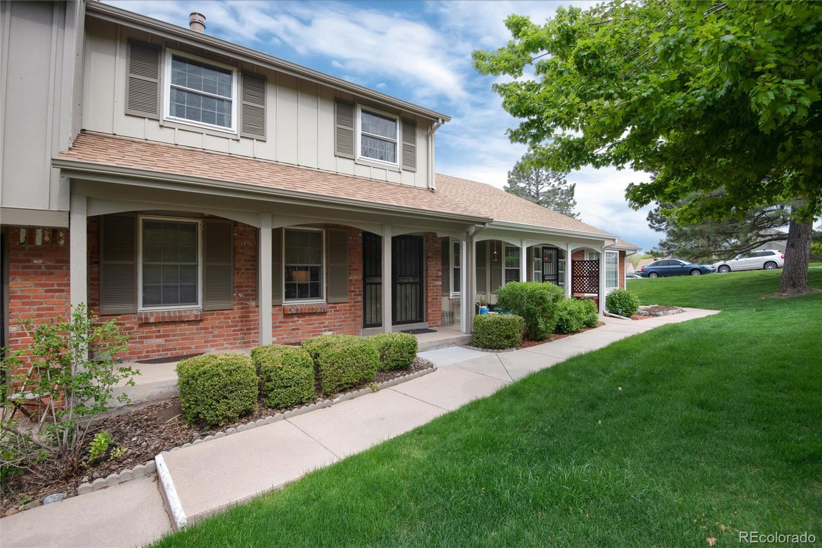 2719 E Fremont Place