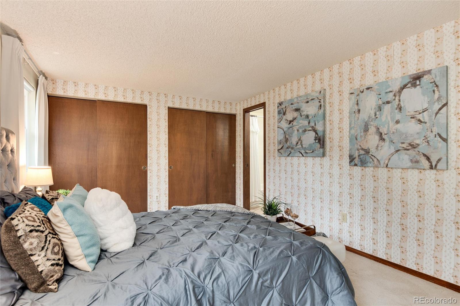 2719 E Fremont Place