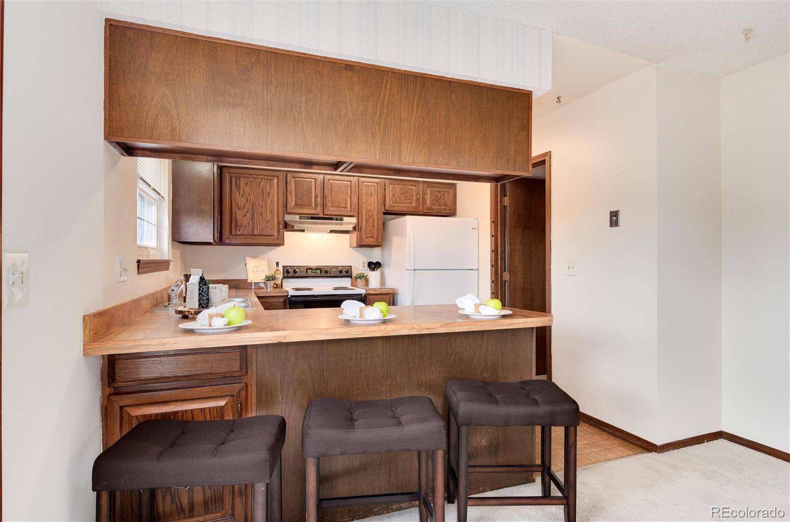 2719 E Fremont Place