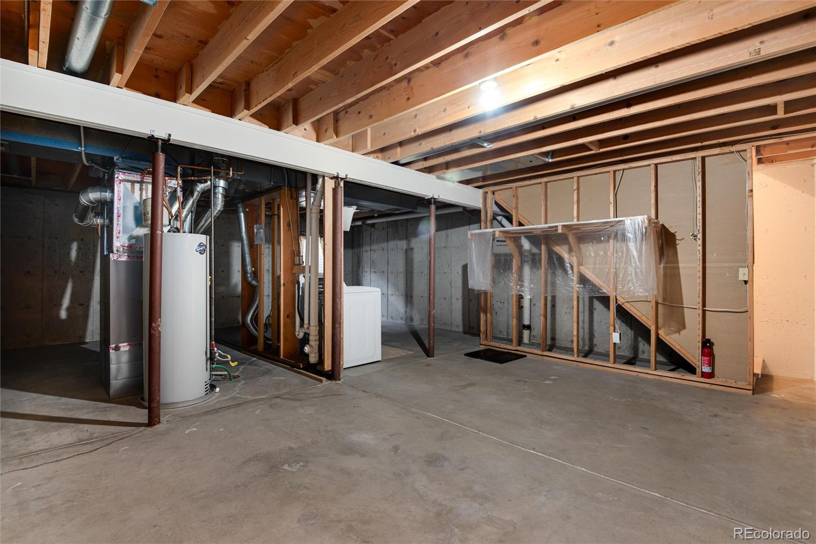 2719 E Fremont Place