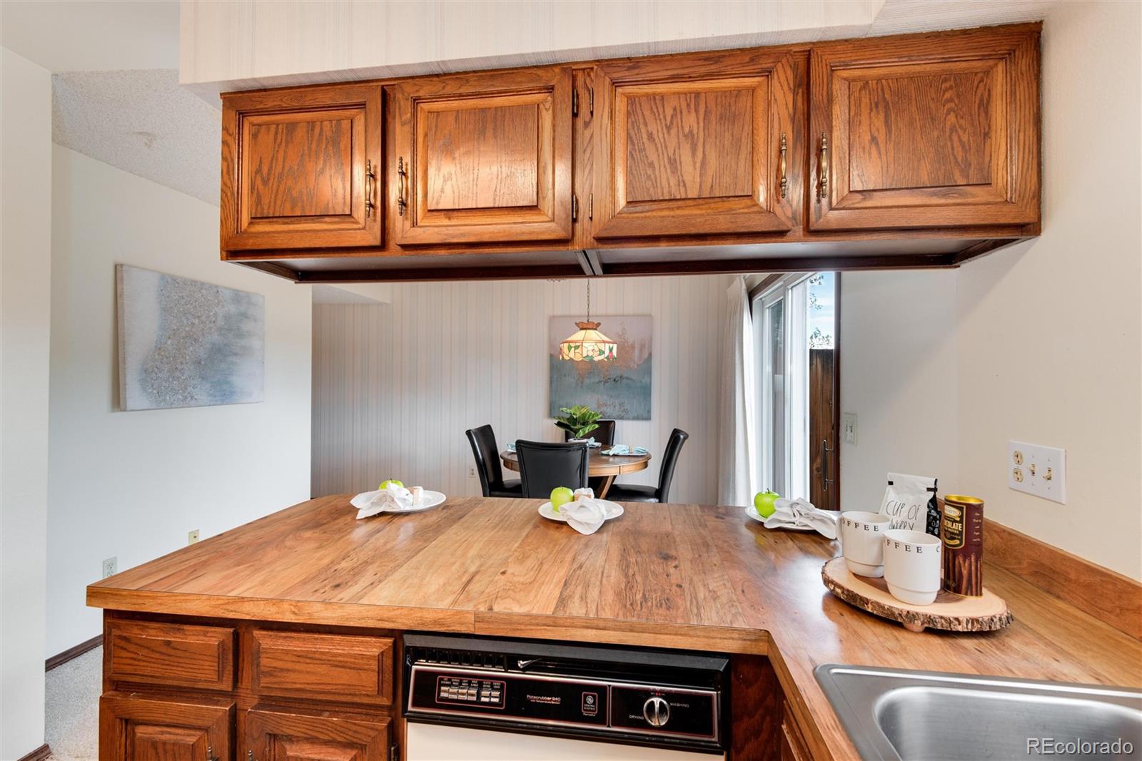 2719 E Fremont Place