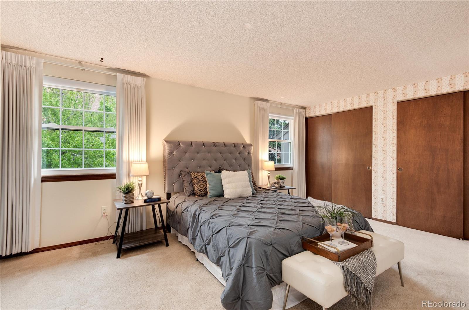 2719 E Fremont Place