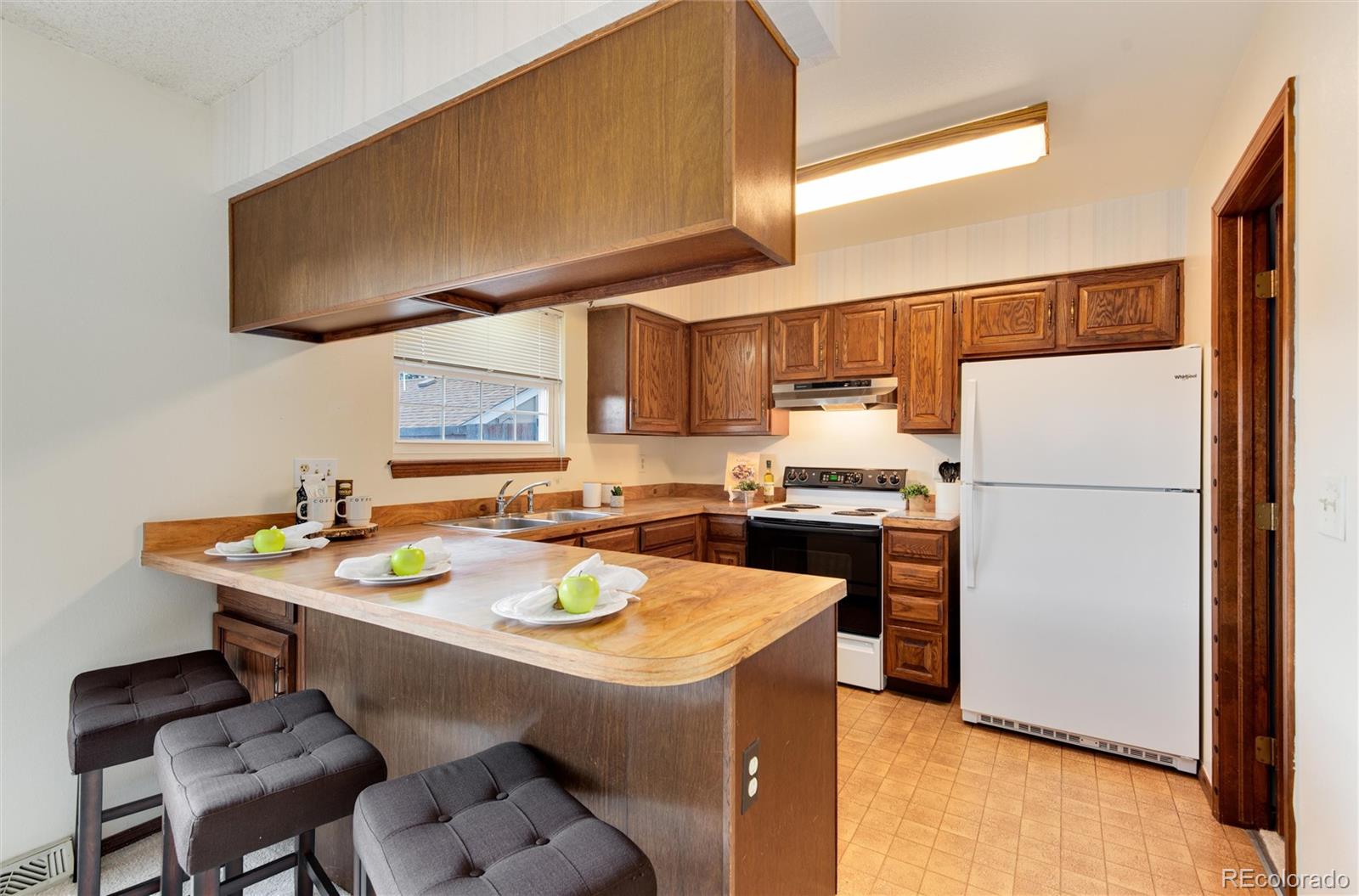 2719 E Fremont Place