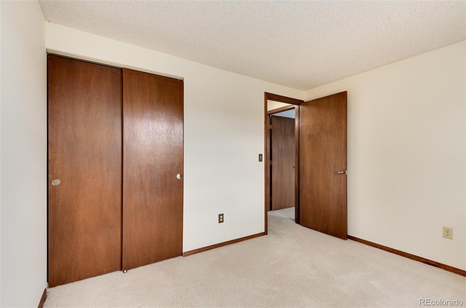 2719 E Fremont Place