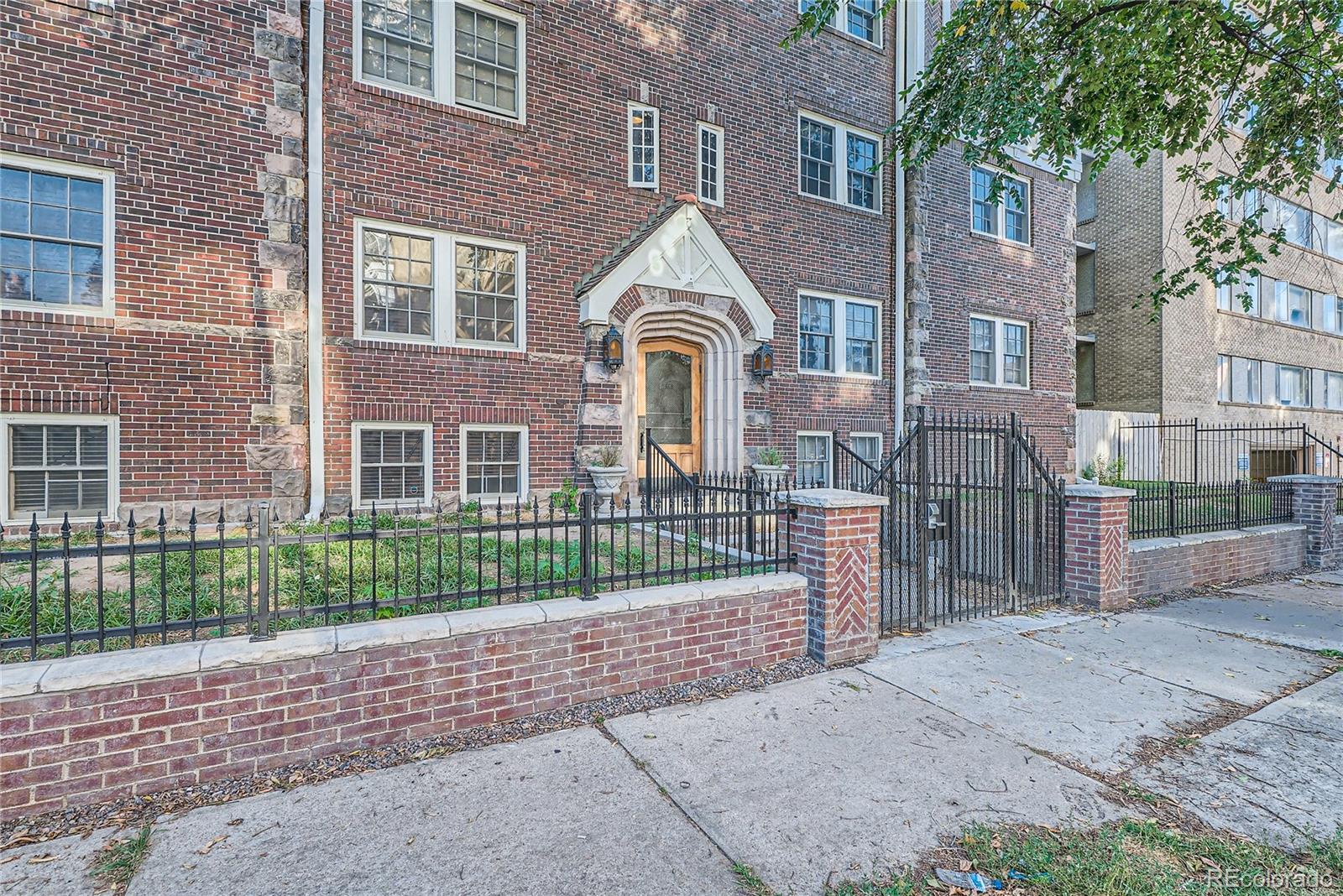 963 N Logan Street Unit: 11