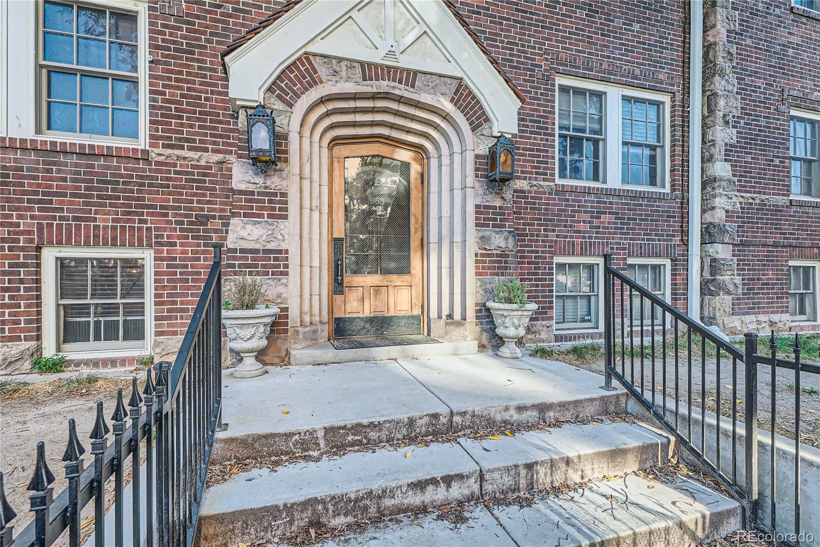963 N Logan Street Unit: 11