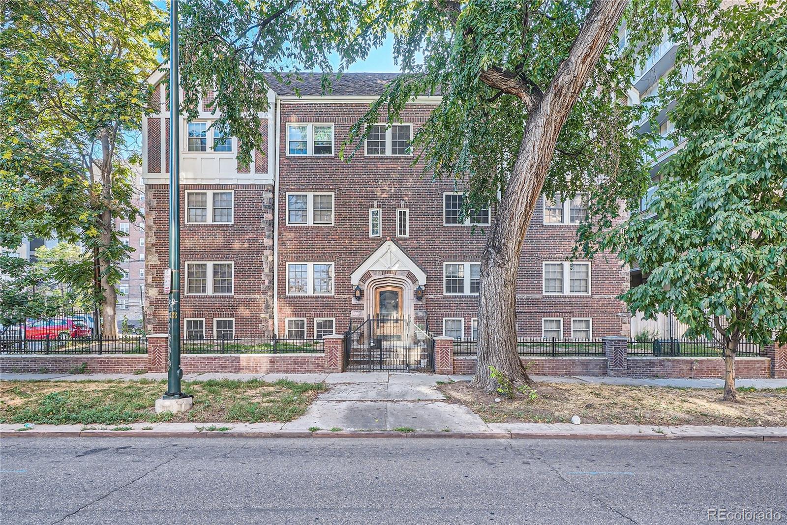 963 N Logan Street Unit: 11