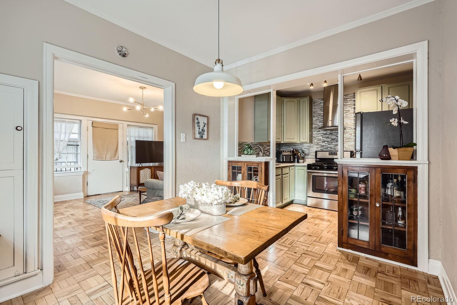 963 N Logan Street Unit: 11