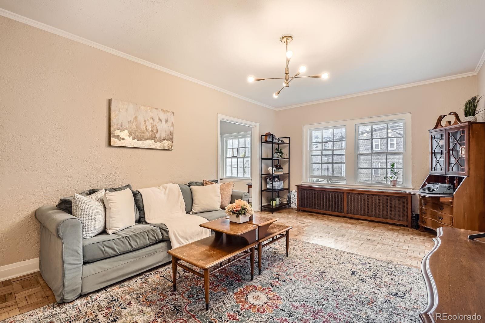 963 N Logan Street Unit: 11