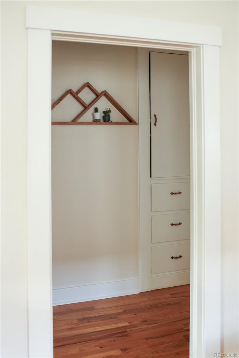 5628 S Louthan Street