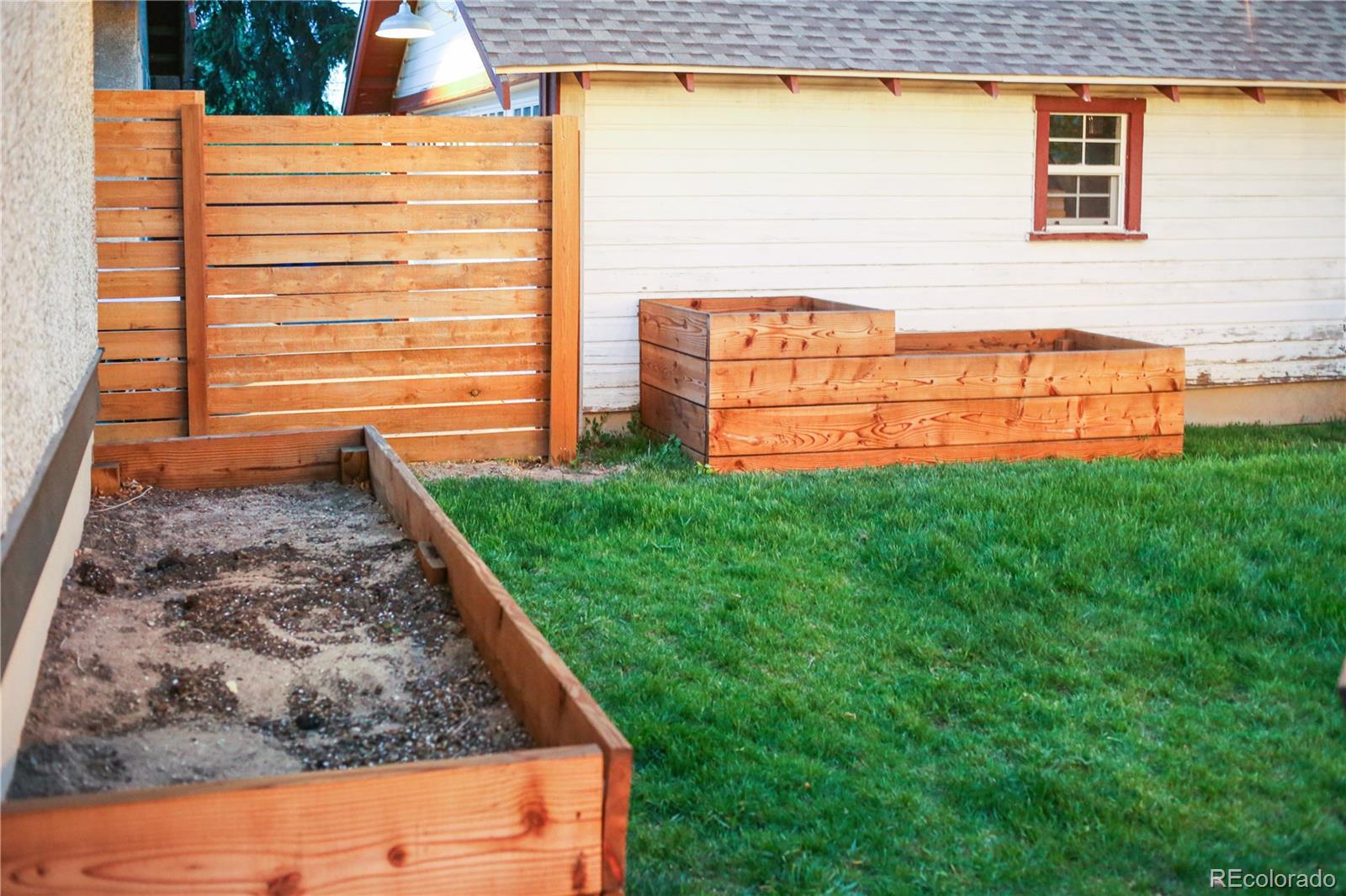 5628 S Louthan Street