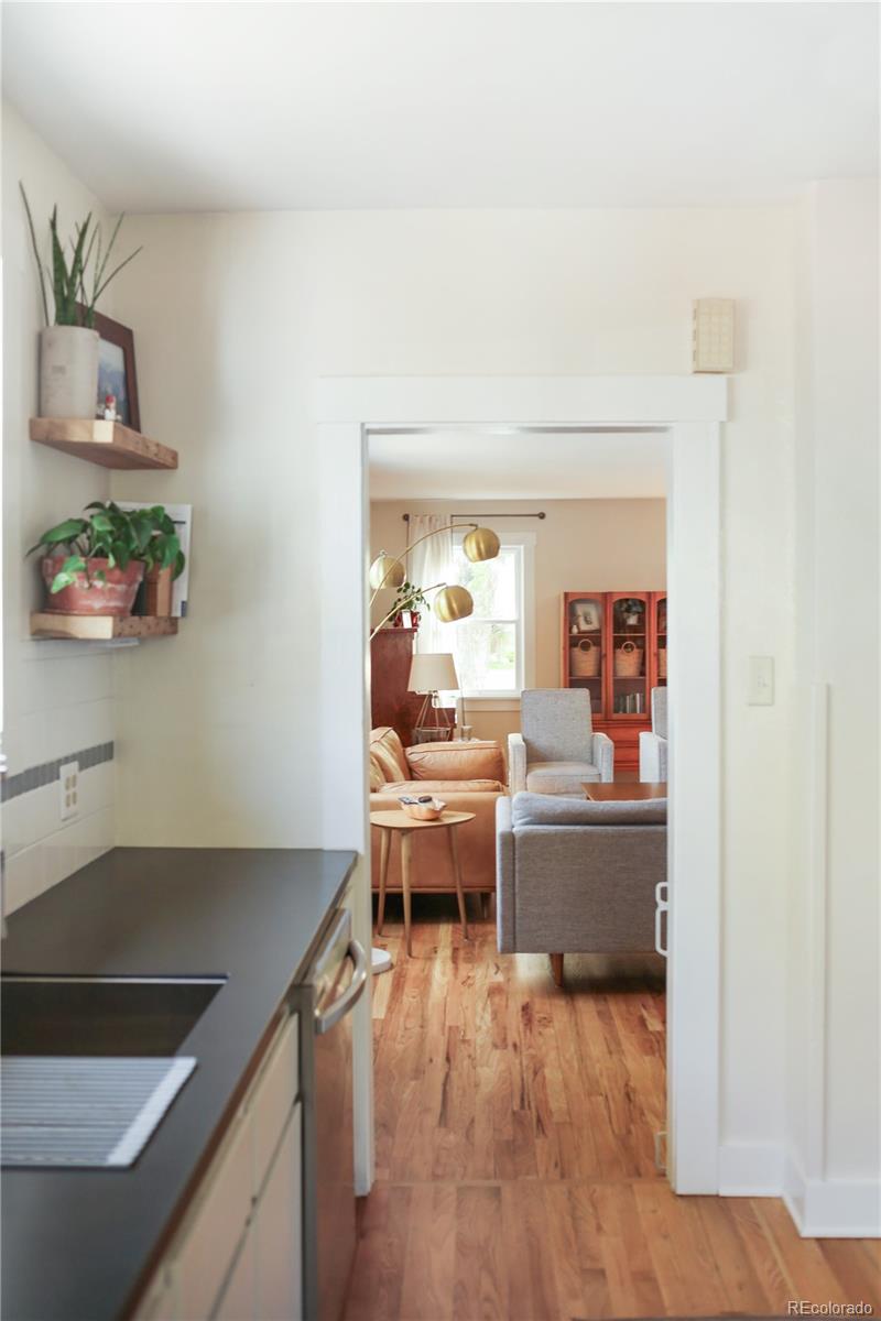 5628 S Louthan Street