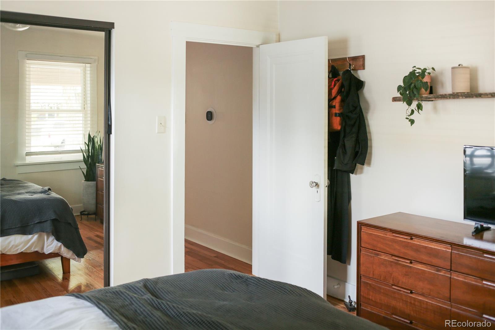 5628 S Louthan Street